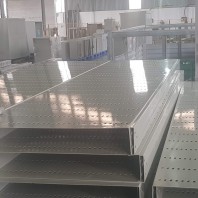 Máng cáp 400x100 dày 2mm sơn tĩnh điện